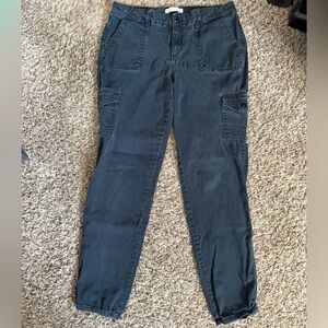 Black Gloria Vanderbilt Size 10 Khaki Pants